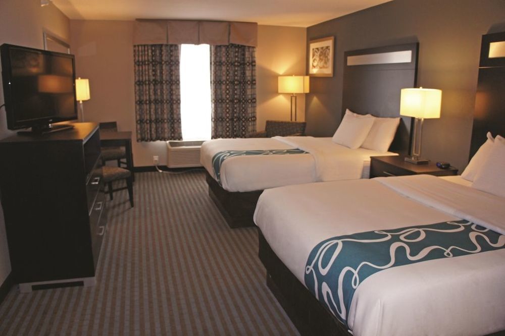 La Quinta Inn & Suites Casino And Bar By Wyndham Glendive Room photo